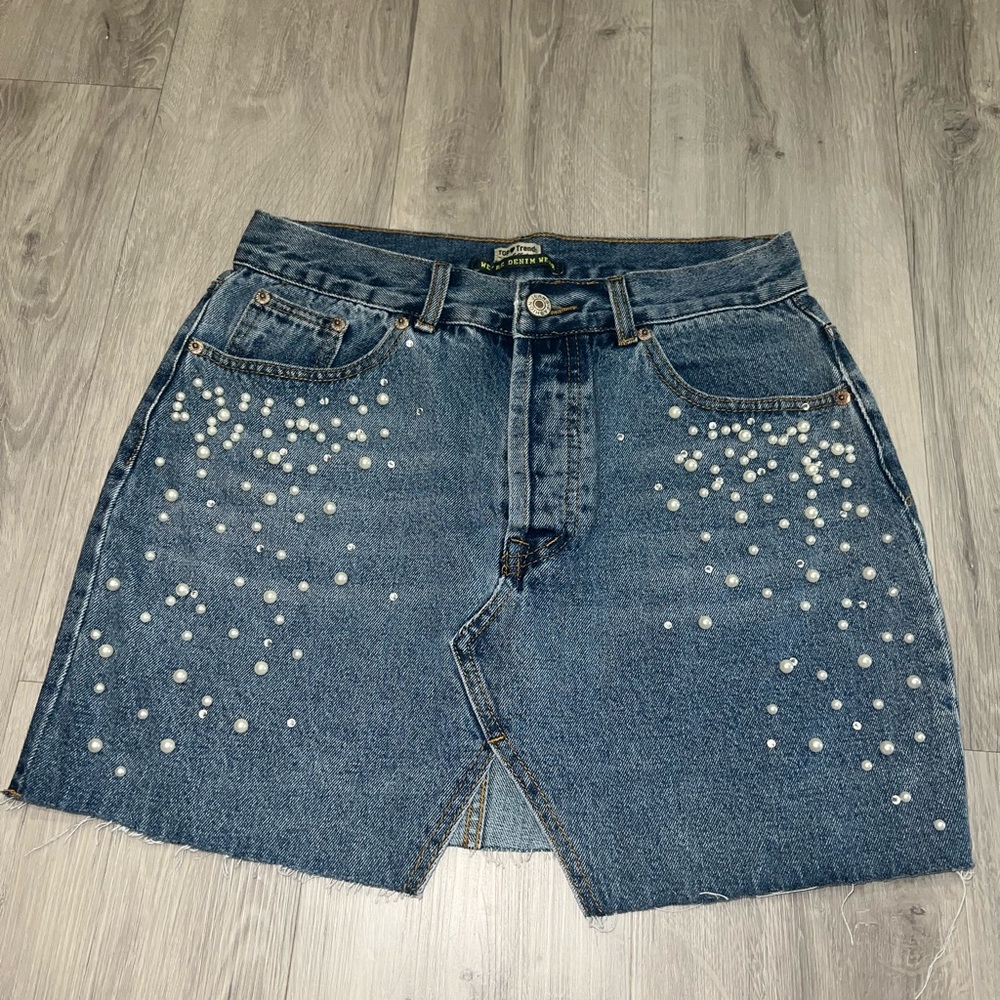 Pearl w/ Rhinestone Mini Skirt Y2K